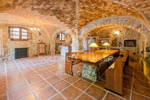 Продажа дома в Агульяна, Герона, Испания 3 спальни, 404м2 №157671 - фото 2