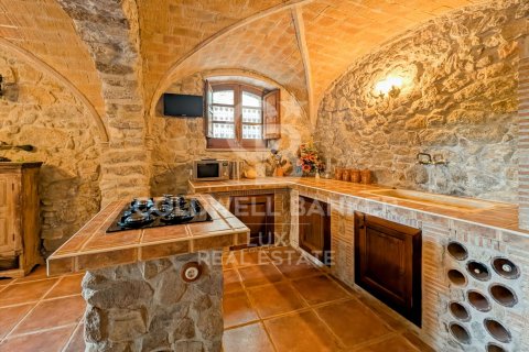 Продажа дома в Агульяна, Герона, Испания 3 спальни, 404м2 №157671 - фото 4