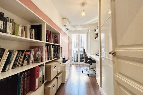 Apartment à vendre à Madrid, Espagne, 2 chambres, 100 m2 No. 157674 - photo 10