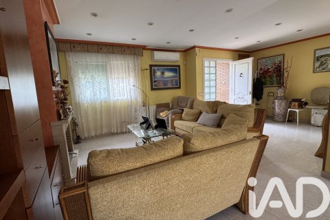 Сasa en venta en Sant Vicenc De Montalt, Barcelona, España 3 dormitorios, 227 m2 No. 187977 - foto 8