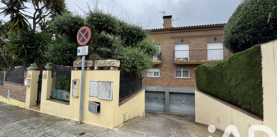 Сasa en Sant Vicenc De Montalt, Barcelona, España 3 dormitorios, 227 m2 No. 187977
