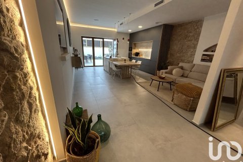 Продажа дома в Кастель-Пладжа-д'Аро, Герона, Испания 3 спальни, 195м2 №154031 - фото 2