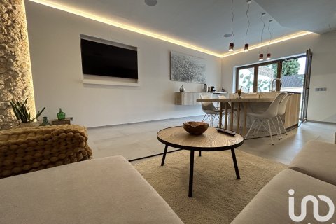 Продажа дома в Кастель-Пладжа-д'Аро, Герона, Испания 3 спальни, 195м2 №154031 - фото 10