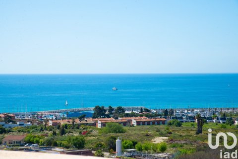 Hus till salu i Sant Vicenc De Montalt, Barcelona, Spanien 5 sovrum, 282 kvm. Nr. 154035 - foto 2