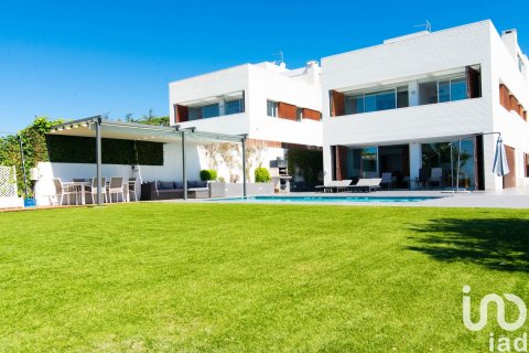 Hus till salu i Sant Vicenc De Montalt, Barcelona, Spanien 5 sovrum, 282 kvm. Nr. 154035 - foto 3