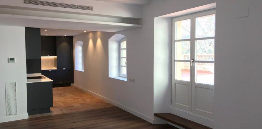 Коммерческая недвижимость в Барселона, Испания 1363м2 №160740