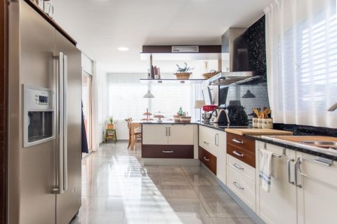 Продажа дома в Сан-Андреу-де-Льяванерес, Барселона, Испания 4 спальни, 481м2 №160743 - фото 21