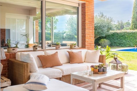 Продажа дома в Сан-Андреу-де-Льяванерес, Барселона, Испания 4 спальни, 481м2 №160743 - фото 9