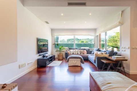 Продажа дома в Сан-Андреу-де-Льяванерес, Барселона, Испания 4 спальни, 481м2 №160743 - фото 14