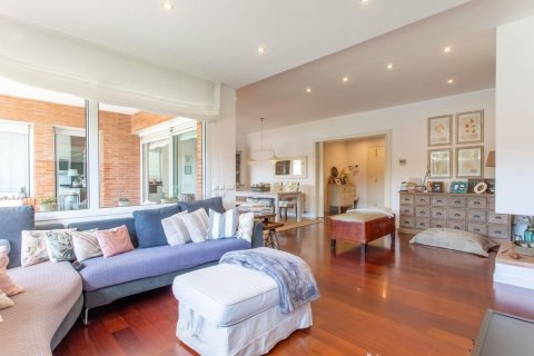 Продажа дома в Сан-Андреу-де-Льяванерес, Барселона, Испания 4 спальни, 481м2 №160743 - фото 13