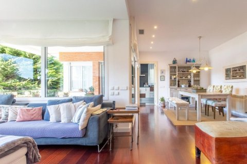 Продажа дома в Сан-Андреу-де-Льяванерес, Барселона, Испания 4 спальни, 481м2 №160743 - фото 12