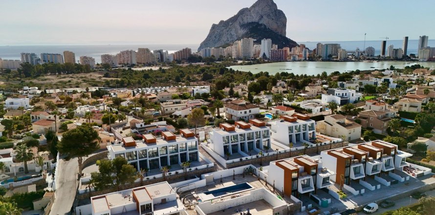 House à Calpe, Alicante, Espagne 3 chambres, 200 m2 No. 165274