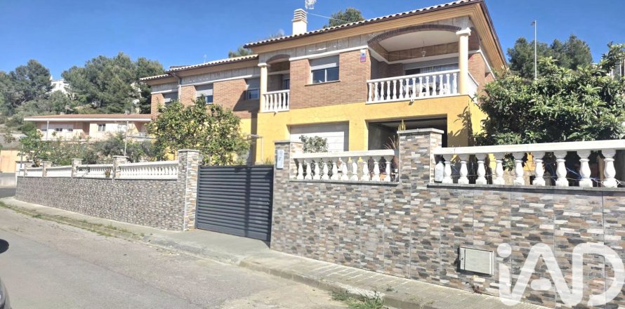 Casa a Calafell, Tarragona, Spagna 6 camere da letto, 292 mq. N° 173342