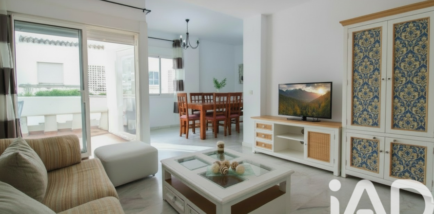 Appartamento a Estepona, Malaga, Spagna 3 camere da letto, 132 mq. N° 173340
