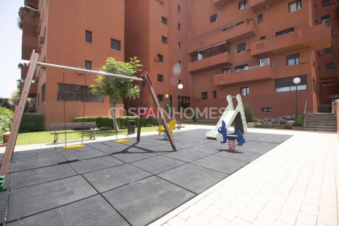 Huoneisto myytävänä Estepona, Malaga, Espanja, 2 makuuhuonetta, 70 m2 No. 195401 - kuva 3
