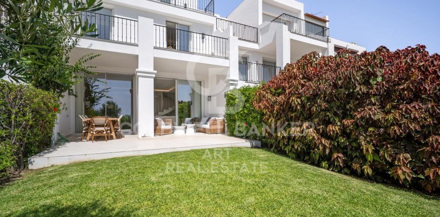 Kaupunkipientalo Benahavis, Malaga, Espanja 4 makuuhuonetta, 198 m2 No. 158180