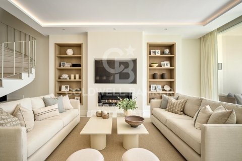 Kaupunkipientalo myytävänä Benahavis, Malaga, Espanja, 4 makuuhuonetta, 198 m2 No. 158180 - kuva 3