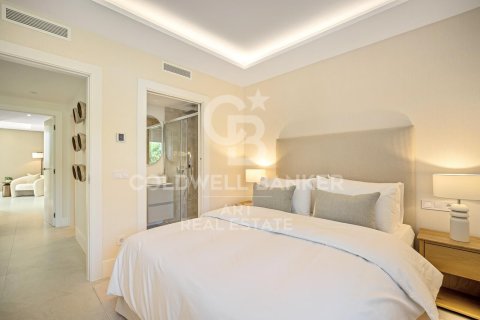 Kaupunkipientalo myytävänä Benahavis, Malaga, Espanja, 4 makuuhuonetta, 198 m2 No. 158180 - kuva 12