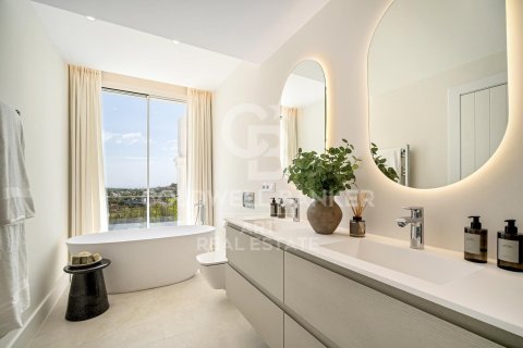 Kaupunkipientalo myytävänä Benahavis, Malaga, Espanja, 4 makuuhuonetta, 198 m2 No. 158180 - kuva 16