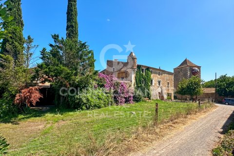 Talo L'Escala, Girona, Espanja 1352 m2 No. 158174