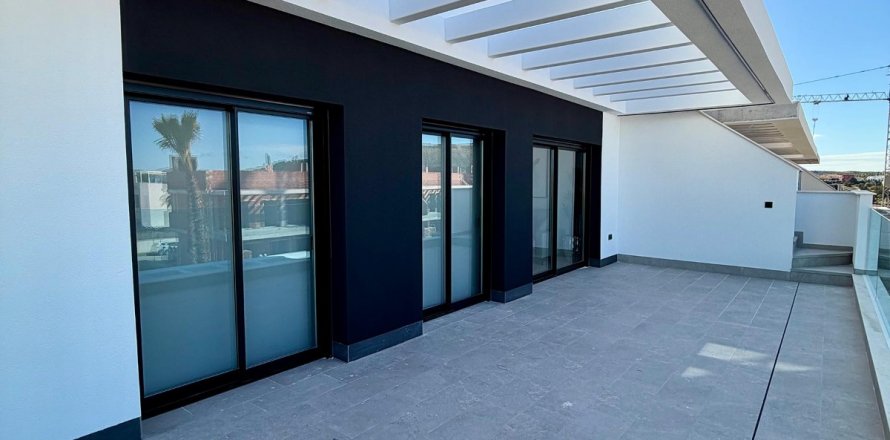 Bungalow en Alicante, España 2 dormitorios, 68 m2 No. 112242