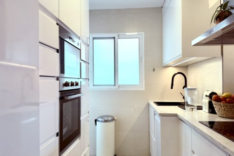 Apartment à vendre à Alicante, Espagne, 3 chambres,  No. 195429 - photo 16