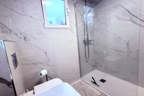 Apartment à vendre à Alicante, Espagne, 3 chambres,  No. 195429 - photo 10