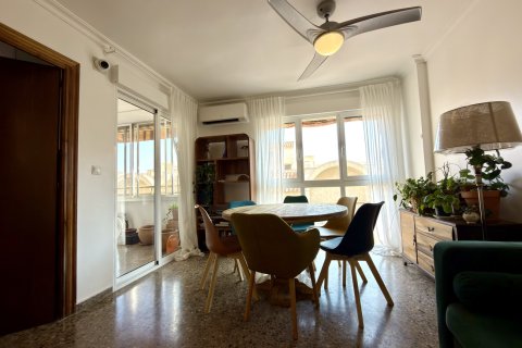 Apartment à vendre à Alicante, Espagne, 3 chambres,  No. 195429 - photo 4