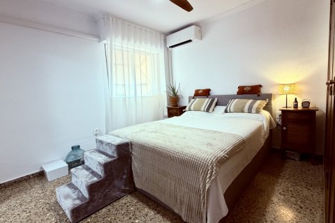 Apartment à vendre à Alicante, Espagne, 3 chambres,  No. 195429 - photo 7