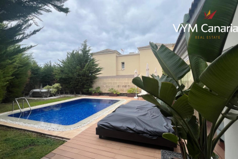 Villa for sale in Fanabe, Tenerife, Spain 4 bedrooms, 202 sq.m. No. 167360 - photo 2