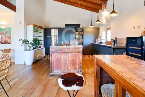 Продажа дома в Жирона, Герона, Испания 12 спален, 1152м2 №160187 - фото 12