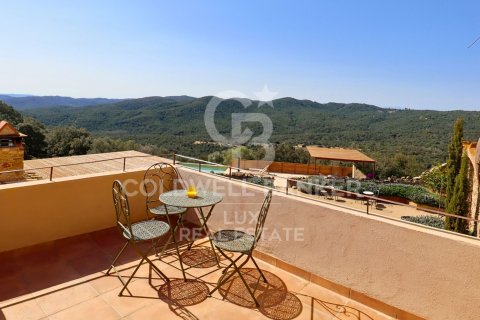 Продажа дома в Жирона, Герона, Испания 12 спален, 1152м2 №160187 - фото 14