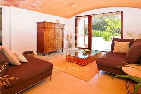 Продажа дома в Жирона, Герона, Испания 12 спален, 1152м2 №160187 - фото 26