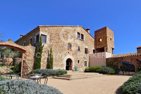 Продажа дома в Жирона, Герона, Испания 12 спален, 1152м2 №160187 - фото 5