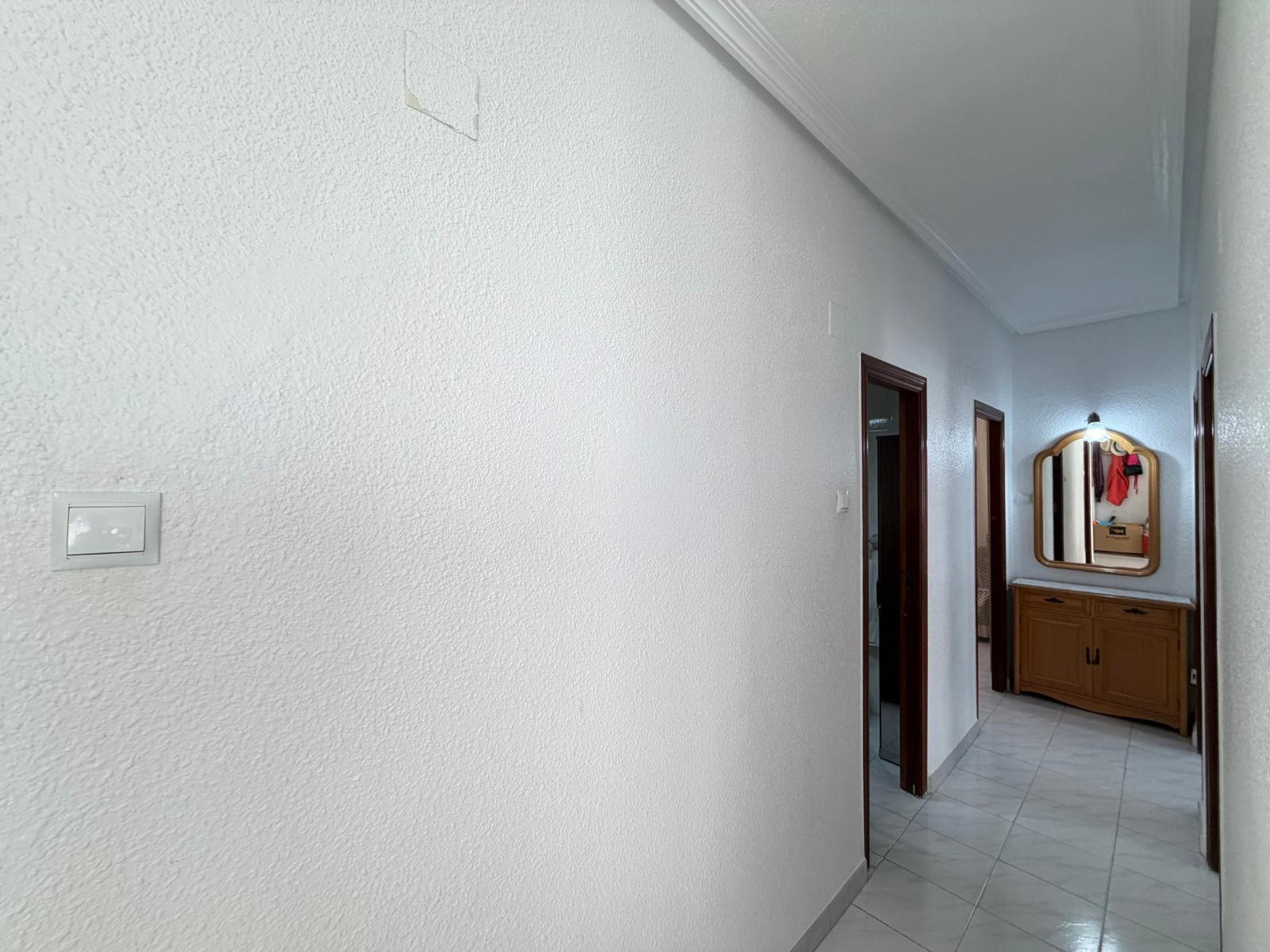 Apartment in Torrevieja, Alicante, Spain 3 bedrooms, 81 sq.m. No. 183090