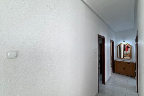 Appartamento in vendita a Torrevieja, Alicante, Spagna 3 camere da letto, 81 mq. N° 183090 - foto 17