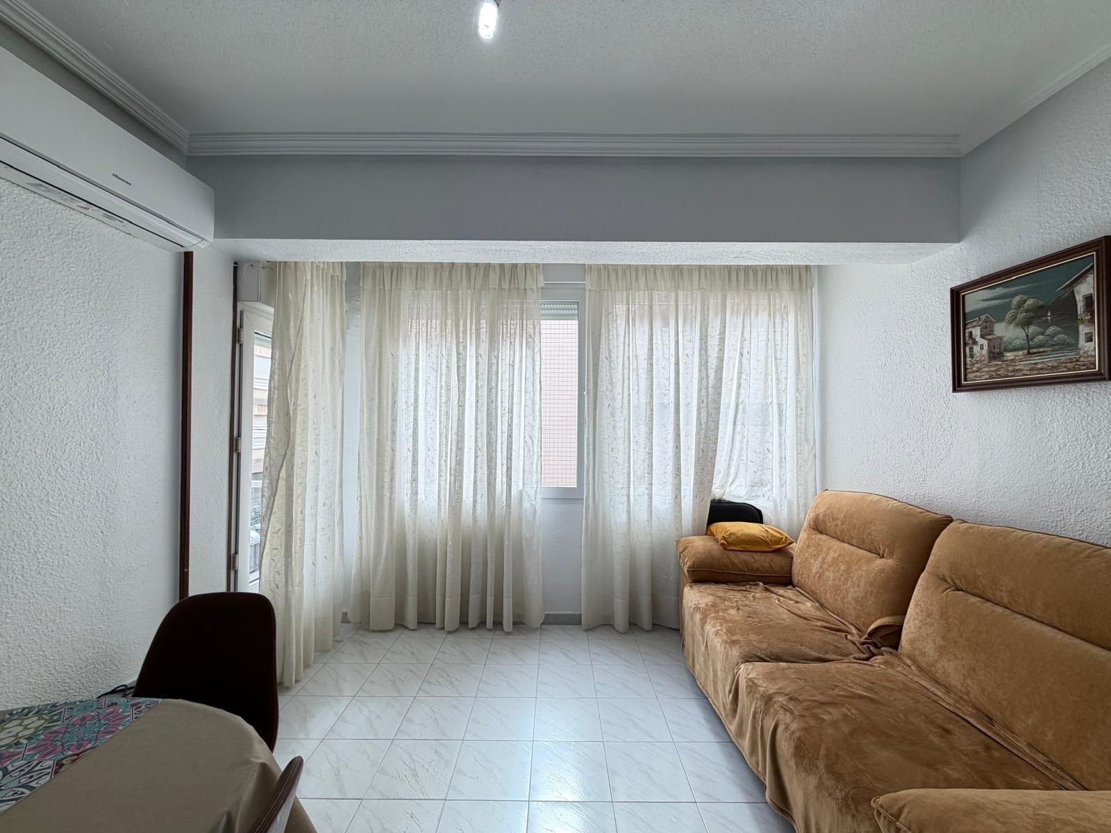 Apartment in Torrevieja, Alicante, Spain 3 bedrooms, 81 sq.m. No. 183090