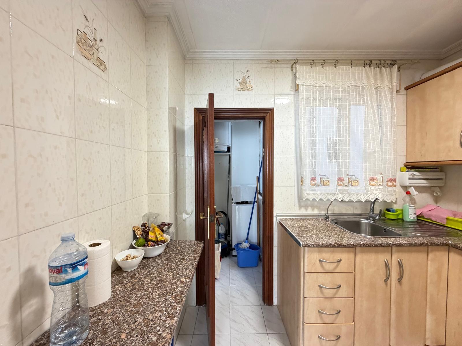 Apartment in Torrevieja, Alicante, Spain 3 bedrooms, 81 sq.m. No. 183090