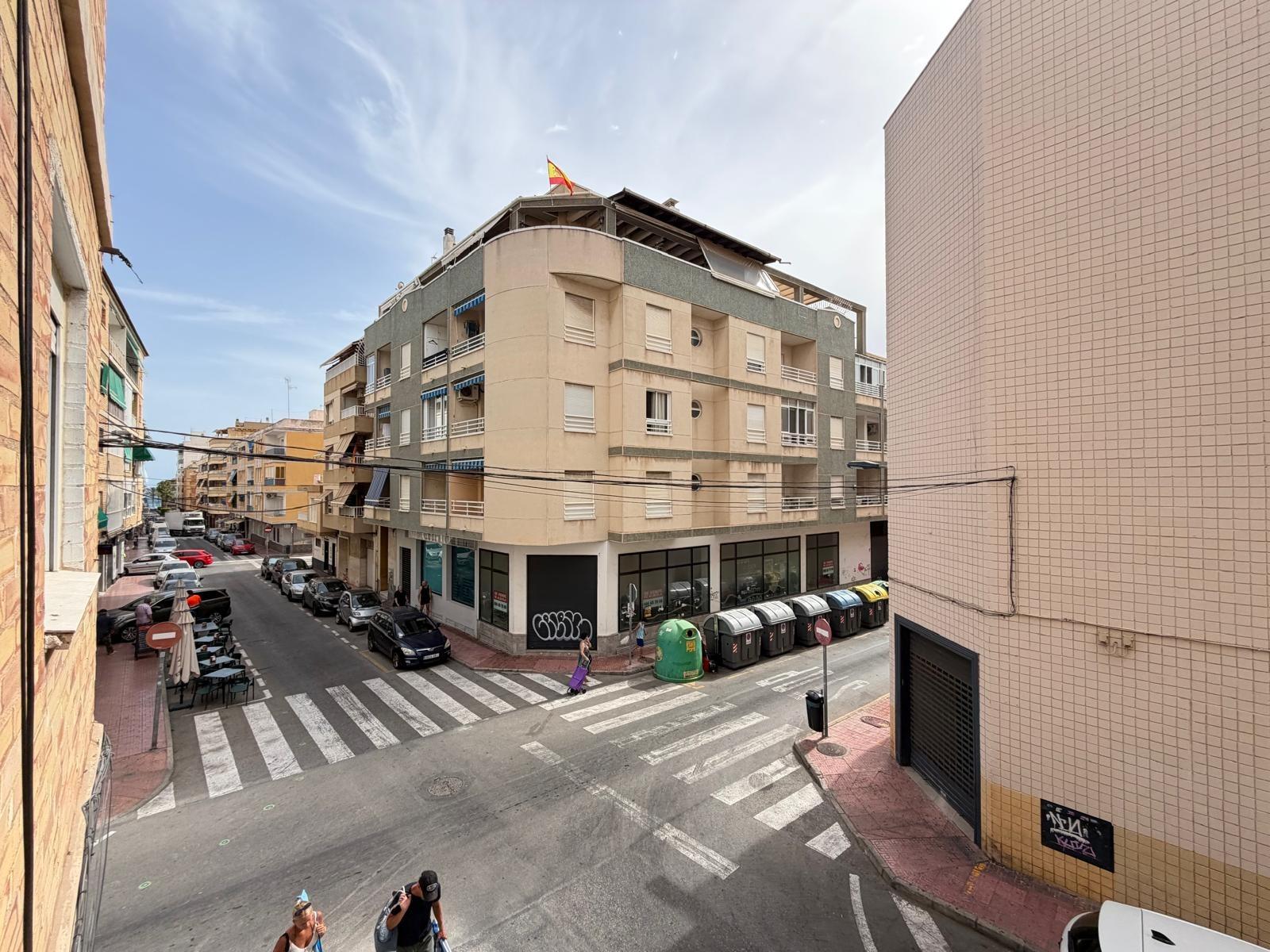 Apartment in Torrevieja, Alicante, Spain 3 bedrooms, 81 sq.m. No. 183090