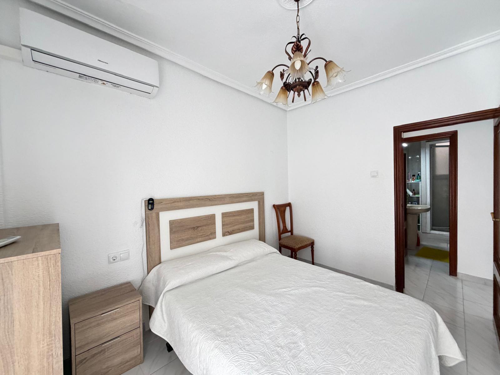 Apartment in Torrevieja, Alicante, Spain 3 bedrooms, 81 sq.m. No. 183090