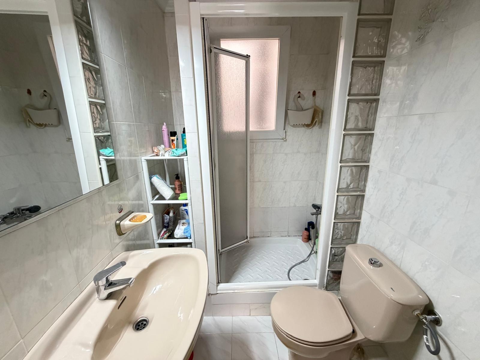 Apartment in Torrevieja, Alicante, Spain 3 bedrooms, 81 sq.m. No. 183090