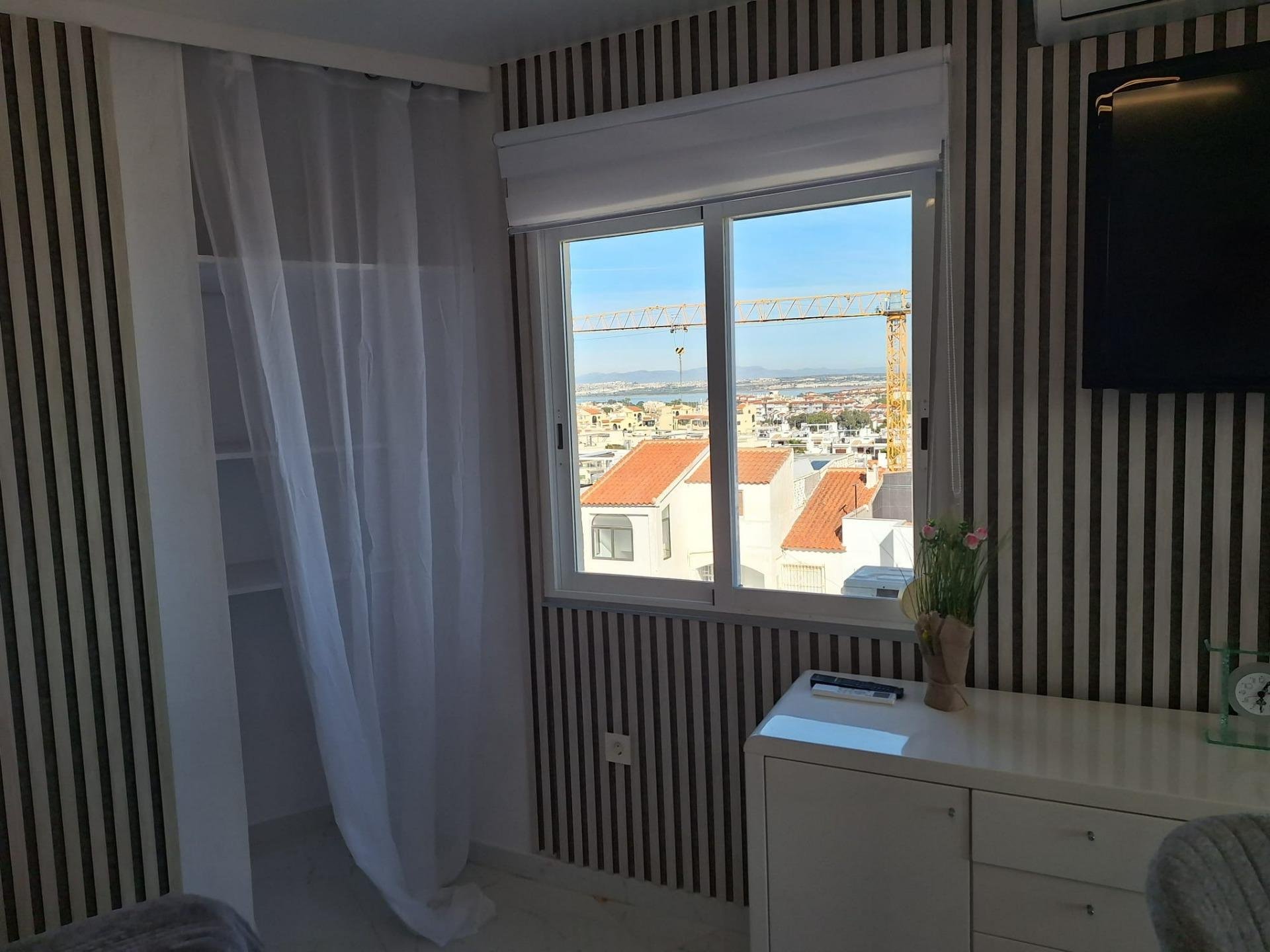 Apartment à Torrevieja, Alicante, Espagne 33 m2 No. 182938