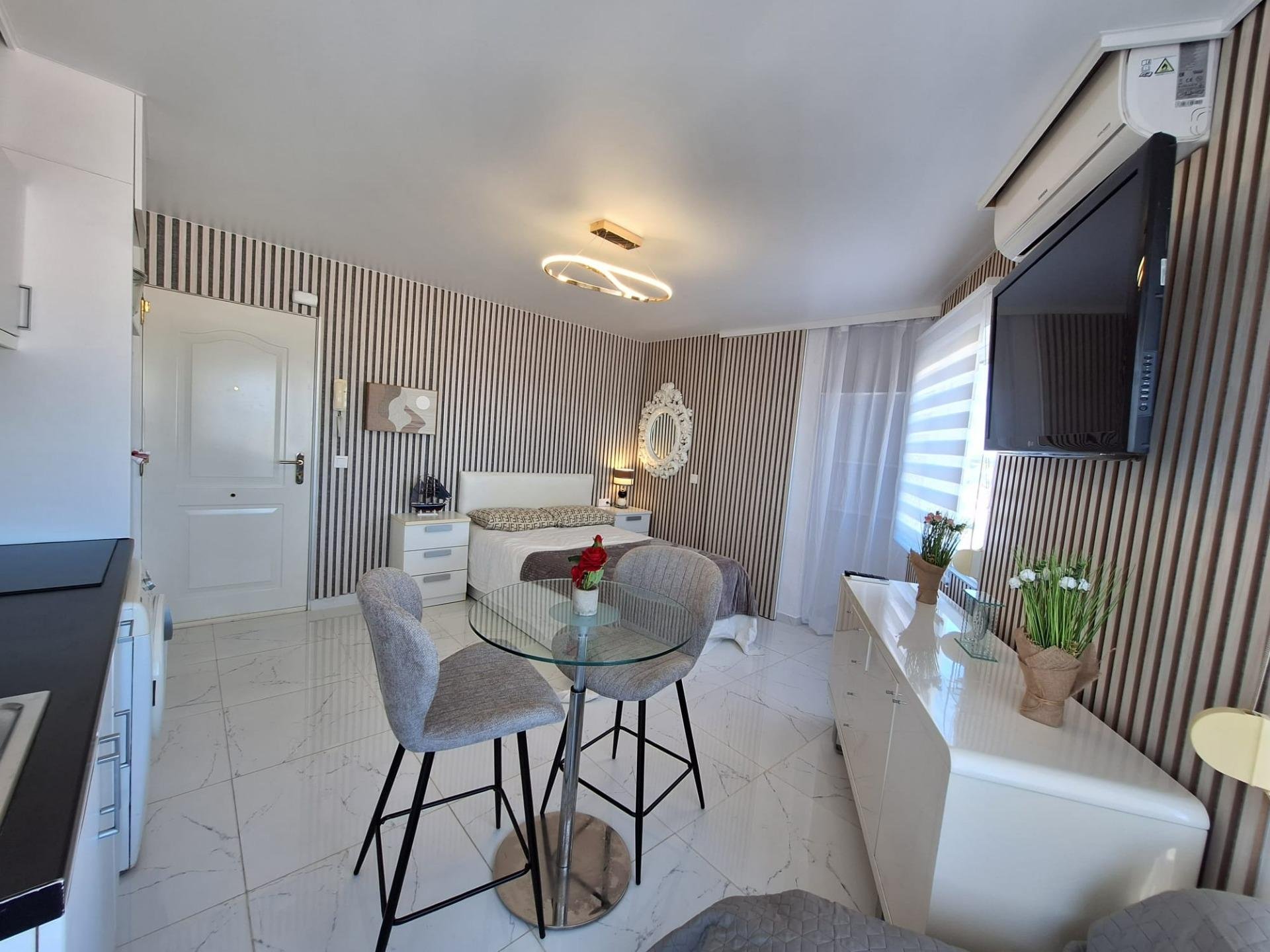 Apartment à Torrevieja, Alicante, Espagne 33 m2 No. 182938