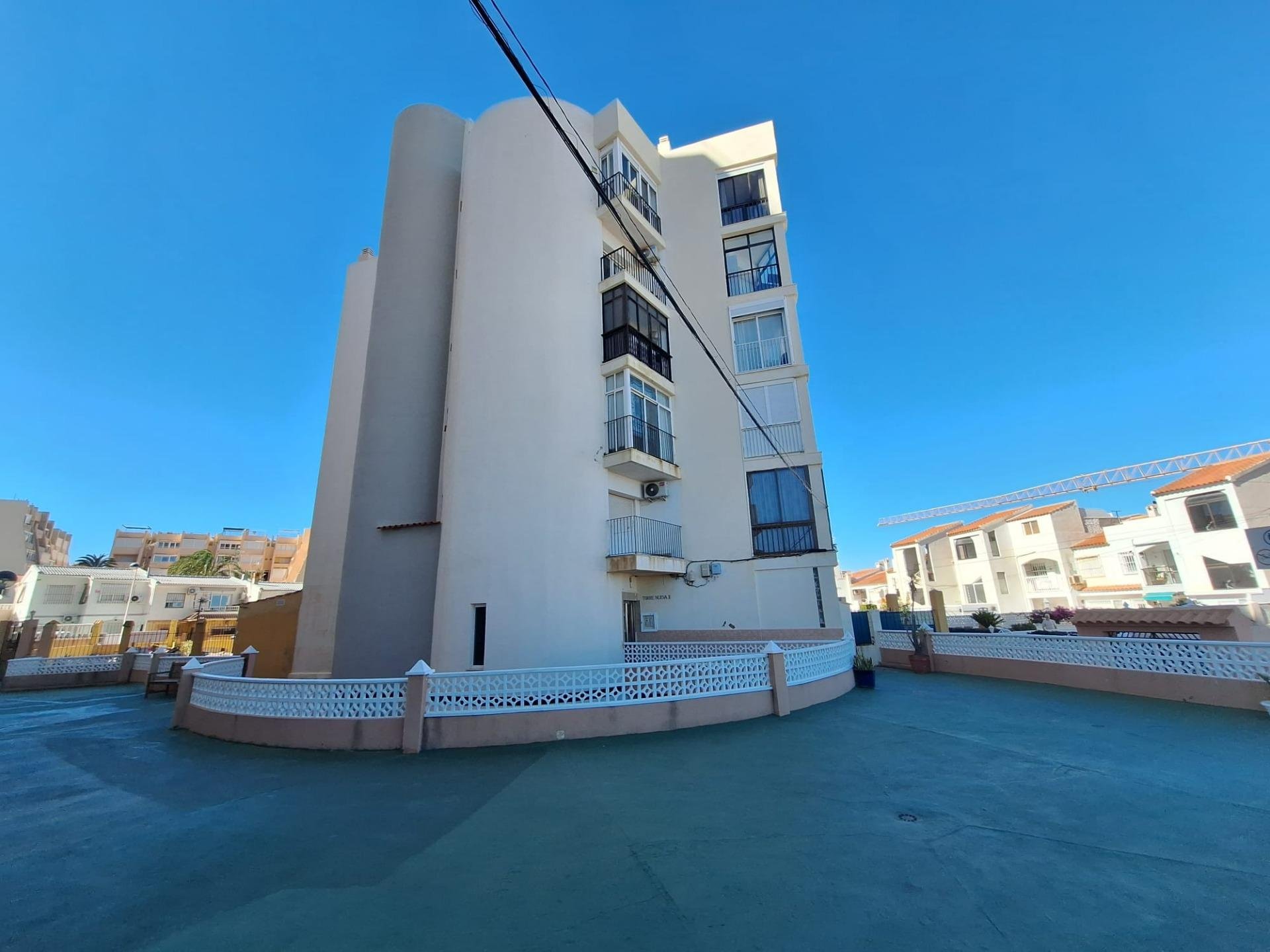 Apartment à Torrevieja, Alicante, Espagne 33 m2 No. 182938
