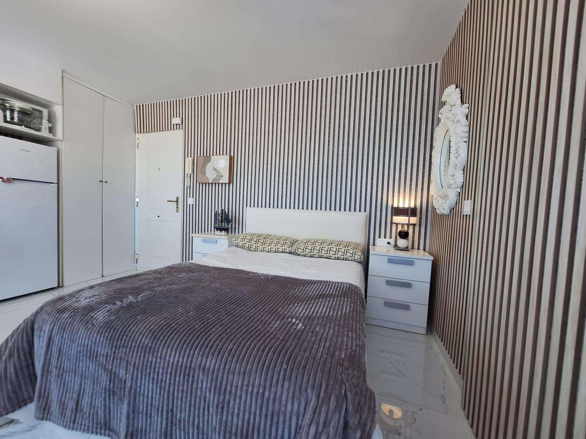 Apartment à Torrevieja, Alicante, Espagne 33 m2 No. 182938