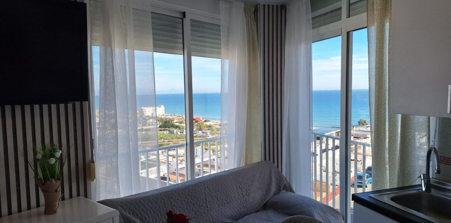 Apartamento en Torrevieja, Alicante, España 33 m2 No. 182938