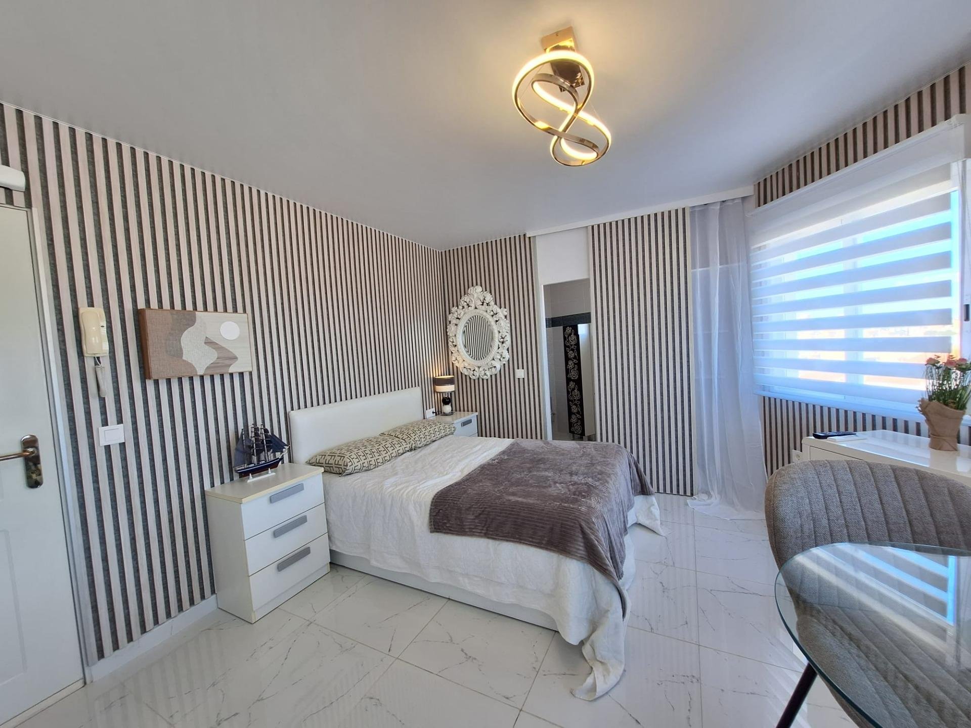 Apartment à Torrevieja, Alicante, Espagne 33 m2 No. 182938