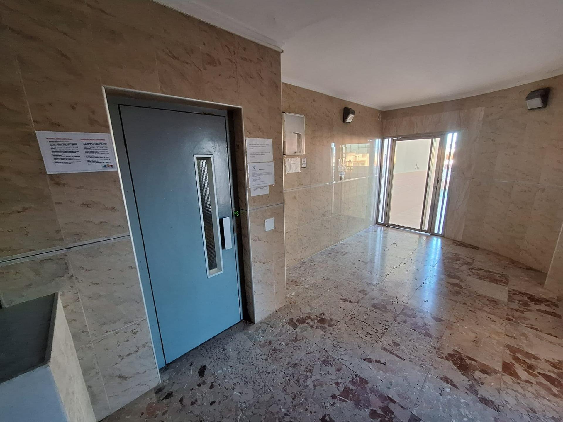 Apartment à Torrevieja, Alicante, Espagne 33 m2 No. 182938