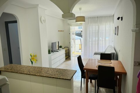Huoneisto myytävänä Torrevieja, Alicante, Espanja, 1 makuuhuone, 55 m2 No. 183091 - kuva 3