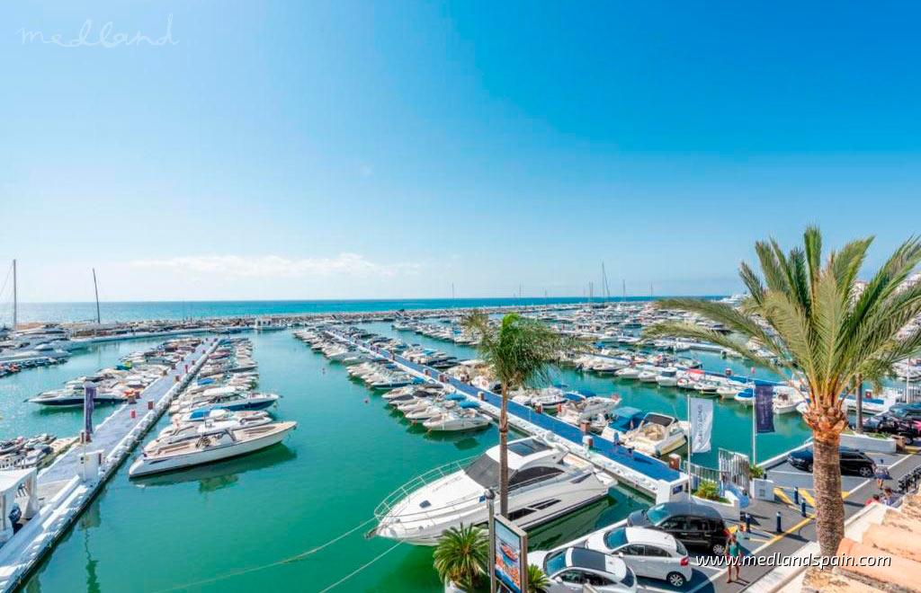 Apartment in San Pedro de Alcantara, Malaga, Spain 4 bedrooms, 319 sq.m. No. 182618